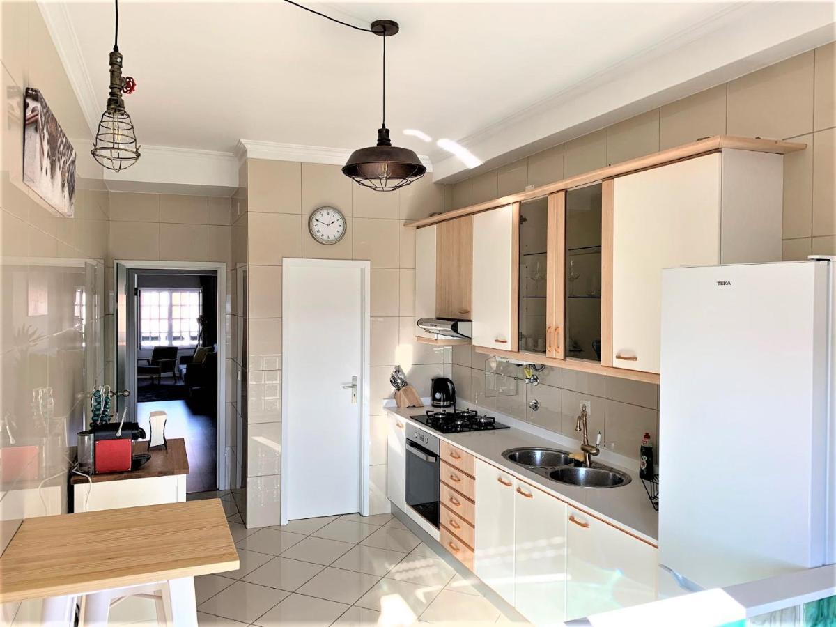 Charm City Center Apt 140M2 & Free Parking Apartment Braga Bagian luar foto