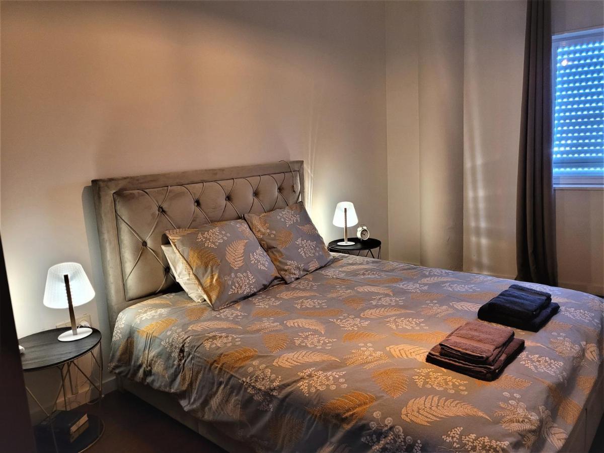 Charm City Center Apt 140M2 & Free Parking Apartment Braga Bagian luar foto