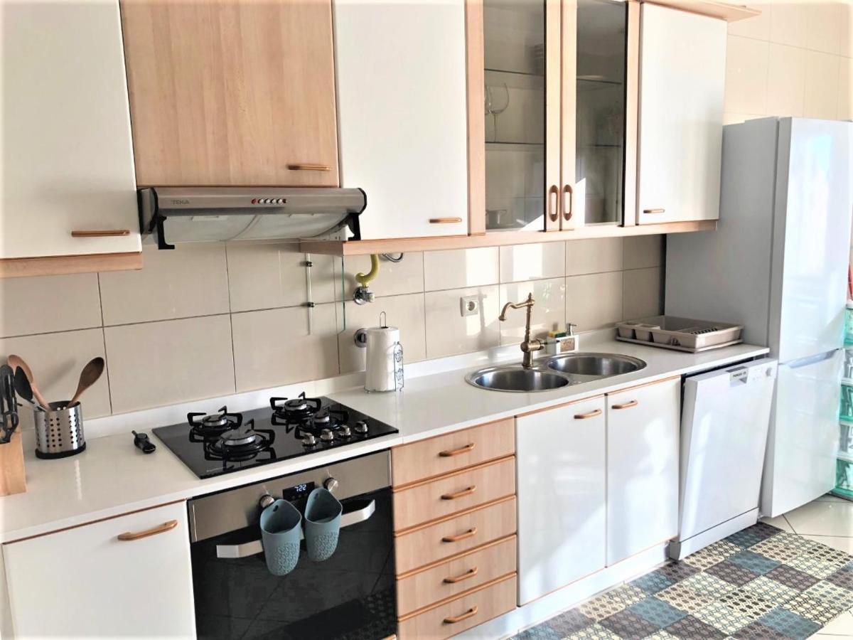 Charm City Center Apt 140M2 & Free Parking Apartment Braga Bagian luar foto